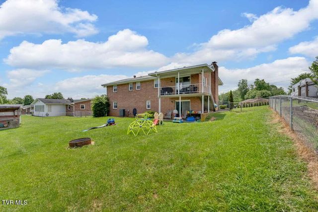 122 Brightridge Drive, Johnson City, TN 37615
