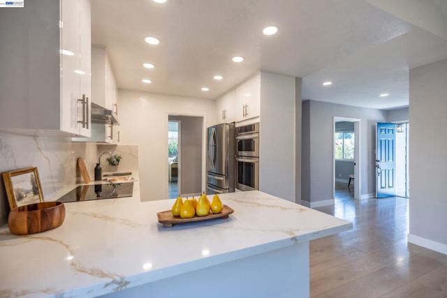 38475 Jacaranda Dr, Newark, CA 94560
