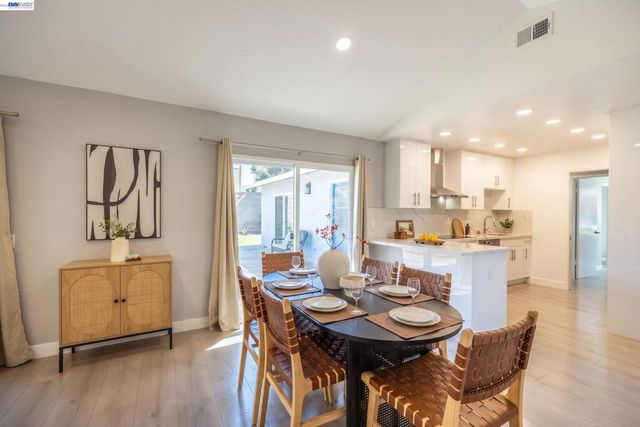 38475 Jacaranda Dr, Newark, CA 94560