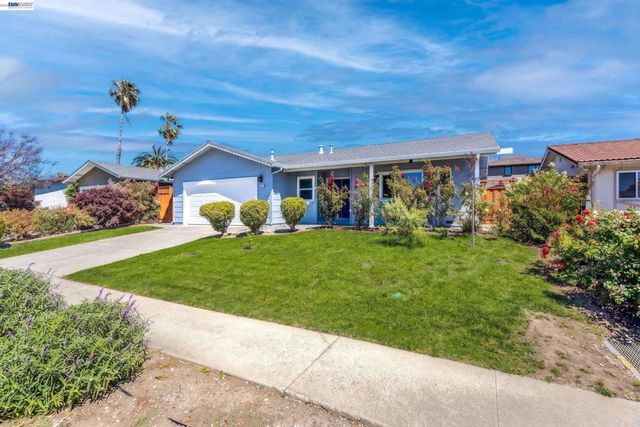 38475 Jacaranda Dr, Newark, CA 94560