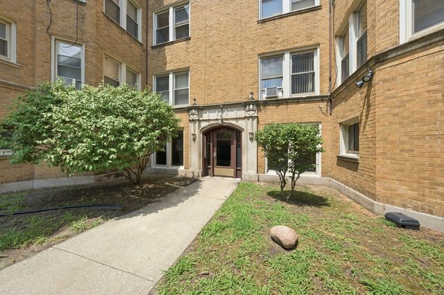2212 E 70th Street 1B, Chicago, IL 60649