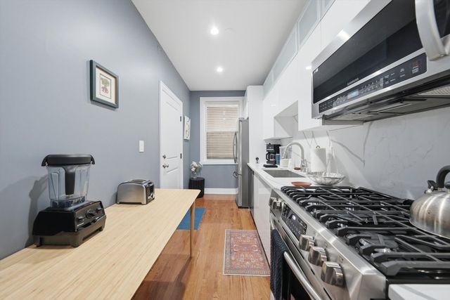 2212 E 70th Street 1B, Chicago, IL 60649