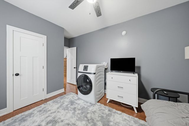 2212 E 70th Street 1B, Chicago, IL 60649