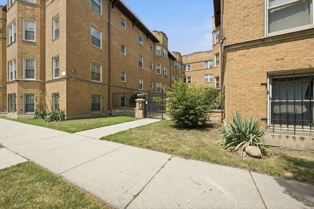 2212 E 70th Street 1B, Chicago, IL 60649