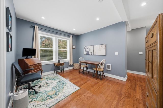 2212 E 70th Street 1B, Chicago, IL 60649