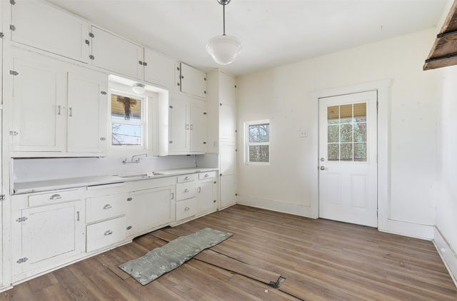 403 E Morgan, Meridian, TX 76665