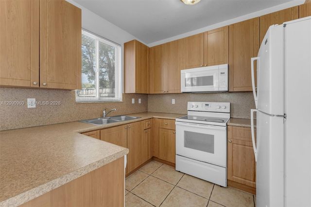 2712 SE 15th Place, Homestead, FL 33035