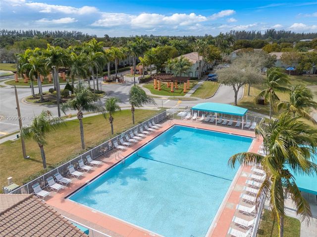 2712 SE 15th Place, Homestead, FL 33035
