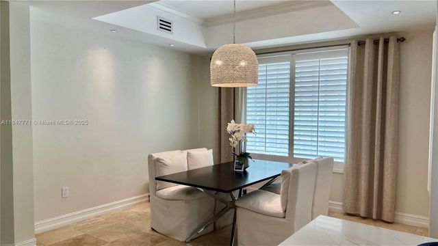 3277 NE 212th St, Aventura, FL 33180