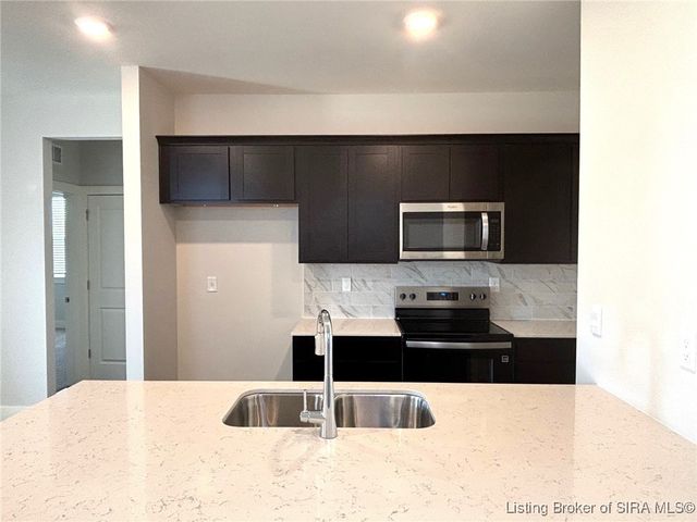 3016 Grace Marie Way, New Albany, IN 47150
