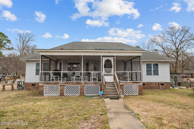 108 Arbor Drive, Washington, NC 27889