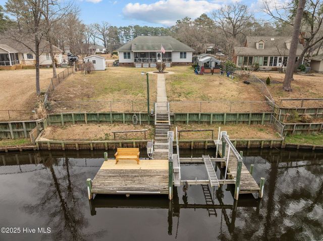 108 Arbor Drive, Washington, NC 27889