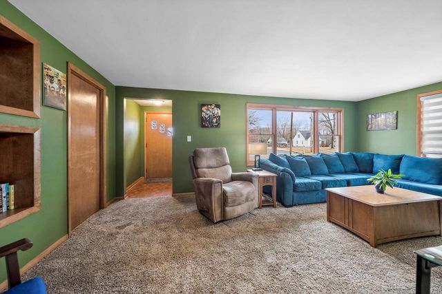 741 PARKVIEW ROAD, Green Bay, WI 54304