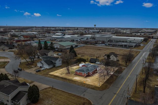 741 PARKVIEW ROAD, Green Bay, WI 54304