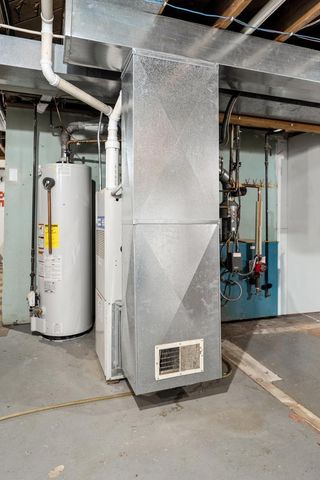 741 PARKVIEW ROAD, Green Bay, WI 54304