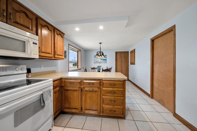 741 PARKVIEW ROAD, Green Bay, WI 54304