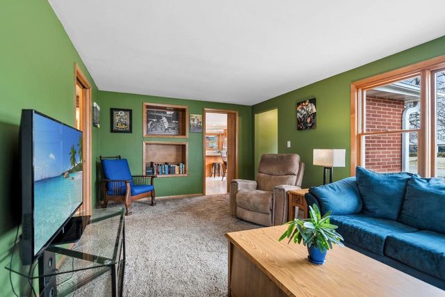 741 PARKVIEW ROAD, Green Bay, WI 54304