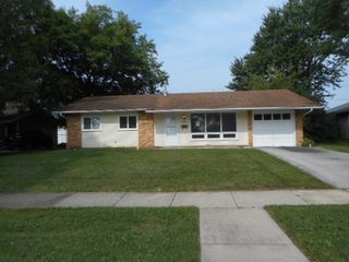 1860 Ashley Road, Hoffman Estates, IL 60169