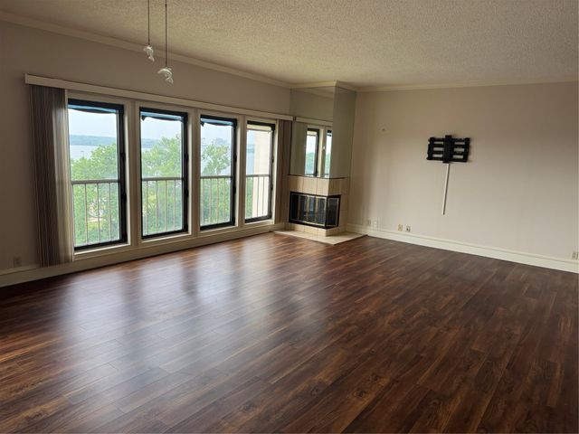 2122 Reflection Bay Drive, Arlington, TX 76013