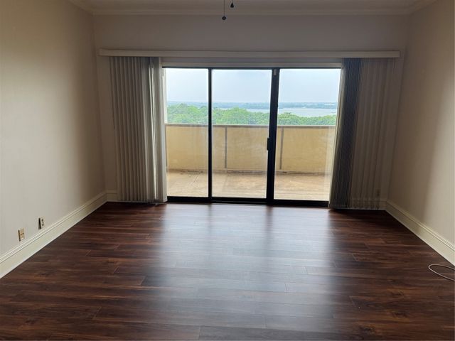 2122 Reflection Bay Drive, Arlington, TX 76013