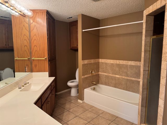 2122 Reflection Bay Drive, Arlington, TX 76013