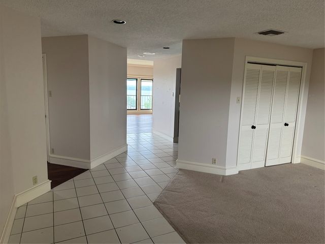 2122 Reflection Bay Drive, Arlington, TX 76013