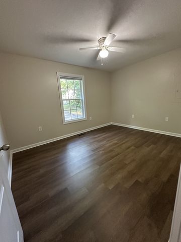 168 Inglewood Dr, Clarksville, TN 37040