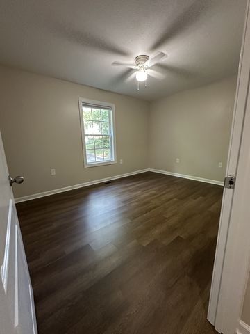 168 Inglewood Dr, Clarksville, TN 37040