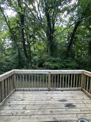 168 Inglewood Dr, Clarksville, TN 37040