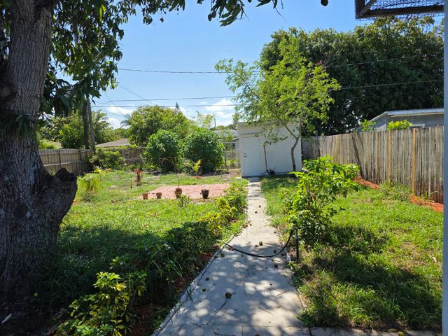 1011 S D Street, Lake Worth Beach, FL 33460