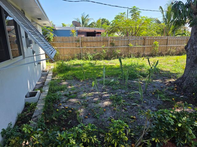 1011 S D Street, Lake Worth Beach, FL 33460