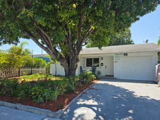 1011 S D Street, Lake Worth Beach, FL 33460