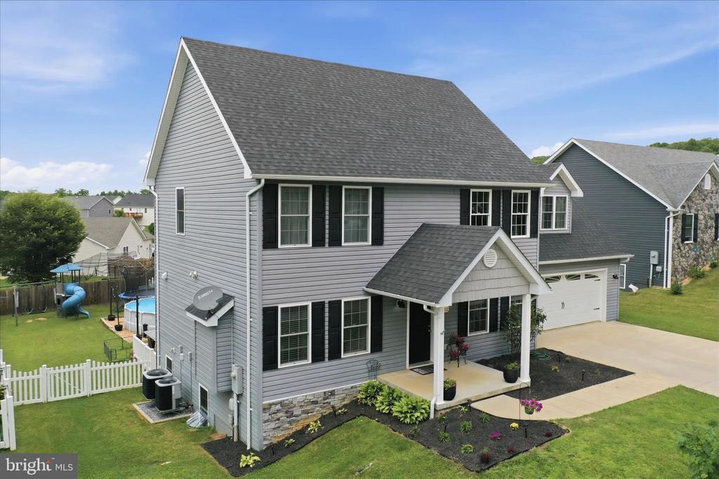 1212 ODEN ST, Front Royal, VA 22630