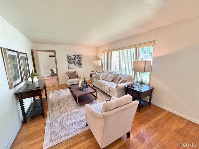 11606 Doris Drive, St Louis, MO 63138