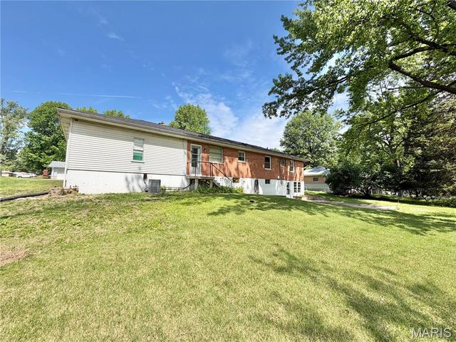 11606 Doris Drive, St Louis, MO 63138