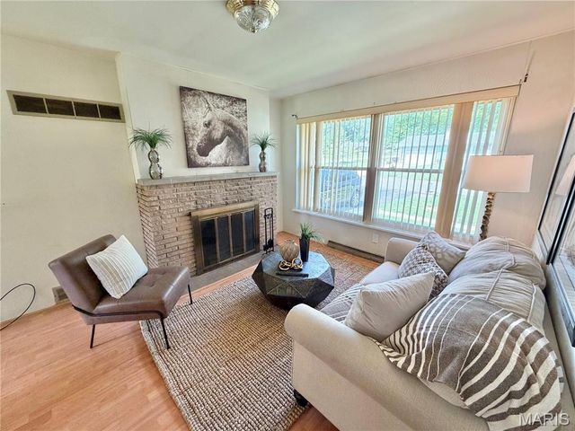 11606 Doris Drive, St Louis, MO 63138