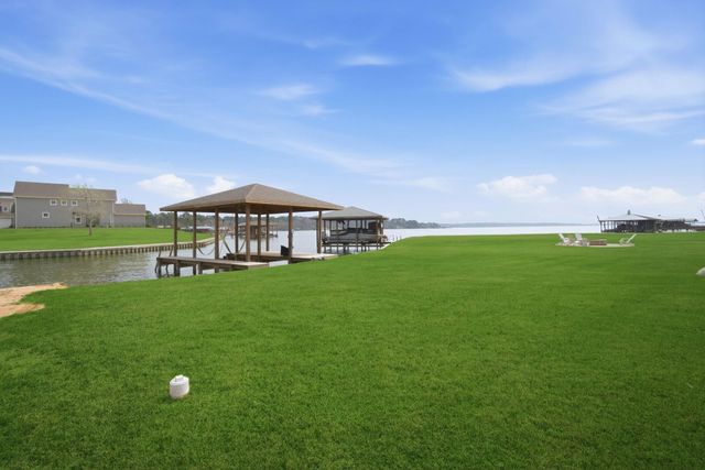 255 Peninsula Drive, Livingston, TX 77351