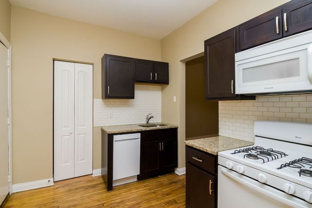 2344 N KENNETH Avenue 3E, Chicago, IL 60639