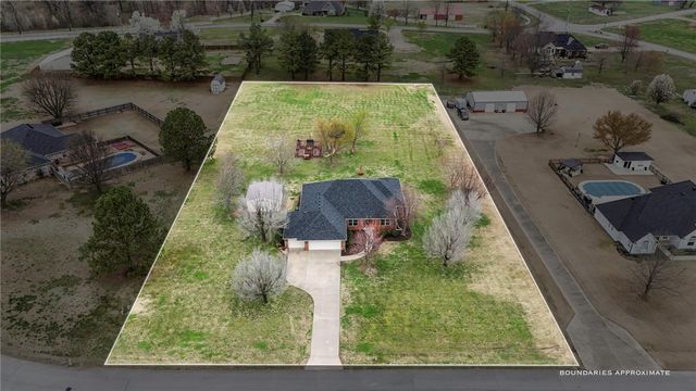 3472 Grapevine Drive, Springdale, AR 72762