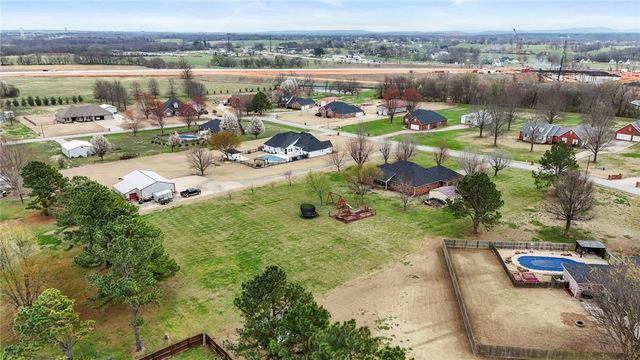 3472 Grapevine Drive, Springdale, AR 72762