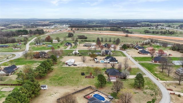 3472 Grapevine Drive, Springdale, AR 72762