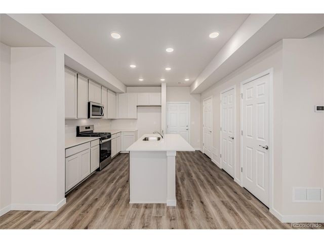 2889 E 103rd Dr, Thornton, CO 80229