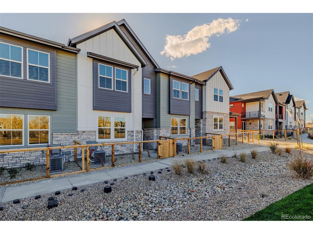 2889 E 103rd Dr, Thornton, CO 80229