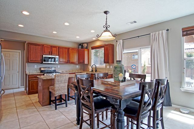 101 Paseo Vista Loop NE, Albuquerque, NM 87124
