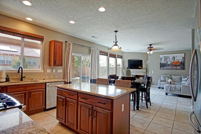 101 Paseo Vista Loop NE, Albuquerque, NM 87124