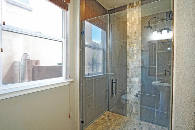 101 Paseo Vista Loop NE, Albuquerque, NM 87124