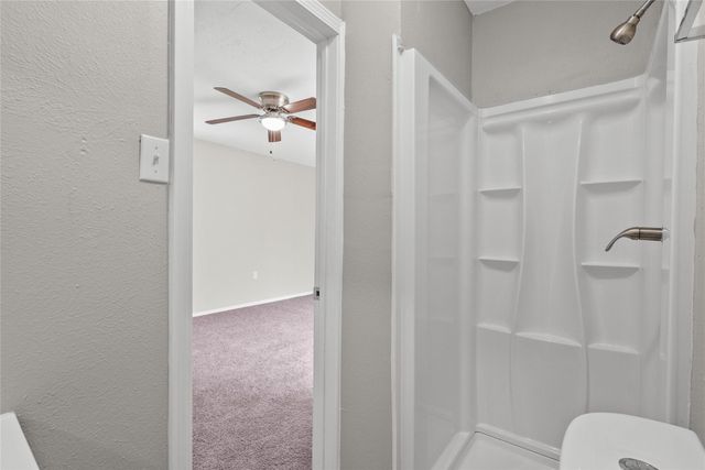 1004 S 2nd Street, La Porte, TX 77571
