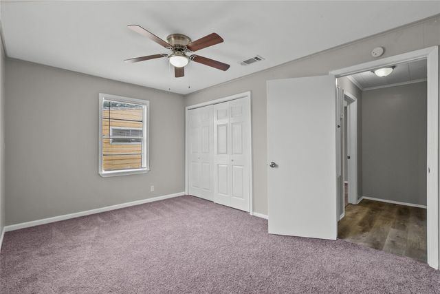 1004 S 2nd Street, La Porte, TX 77571