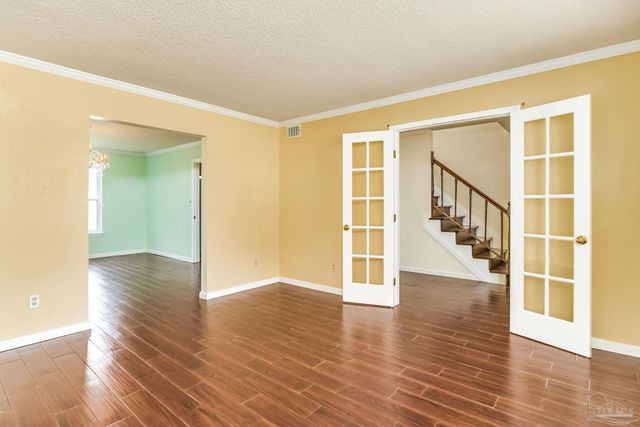 521 Quail Nest Ln, Pensacola, FL 32514