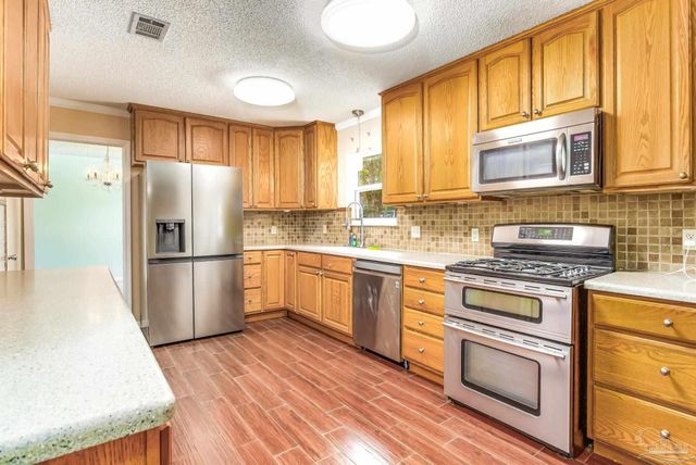 521 Quail Nest Ln, Pensacola, FL 32514